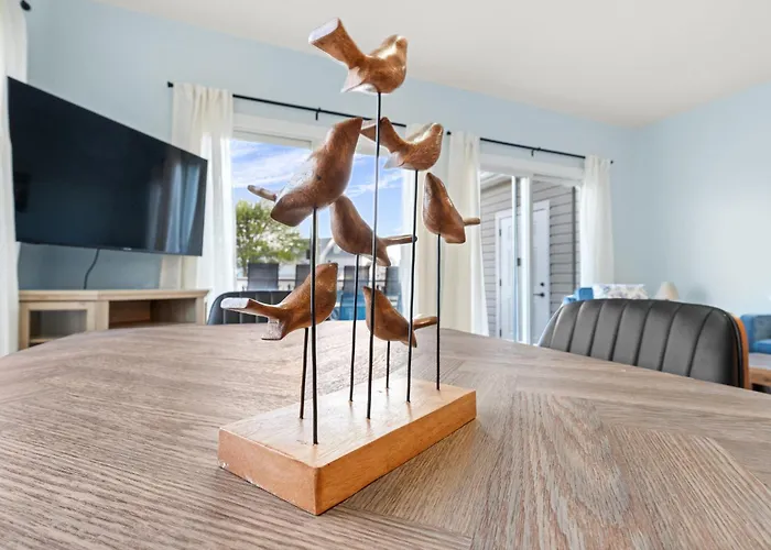 Waterfront W Sunset Deck By Harpoon Hannahs