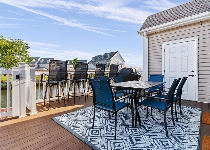 Holiday home Waterfront W Sunset Deck By Harpoon Hannahs Ocean City